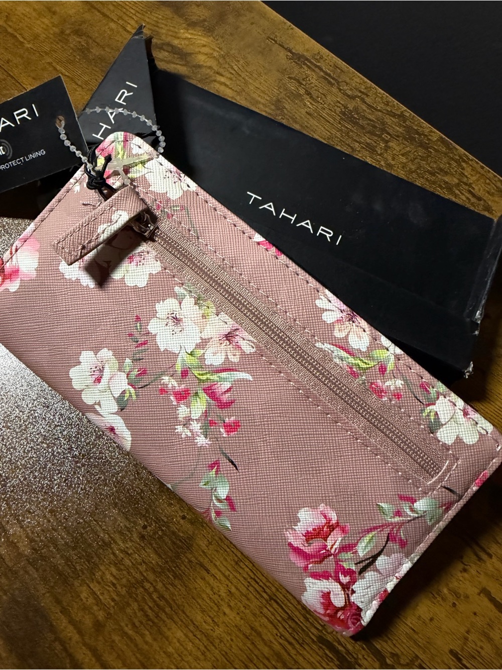 Tahari Vegan Wallet. NWT - Picture 4 of 6